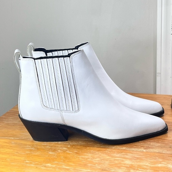 NWOB ASOS Women’s Leather Western Heel Chelsea Boot - Picture 5 of 15